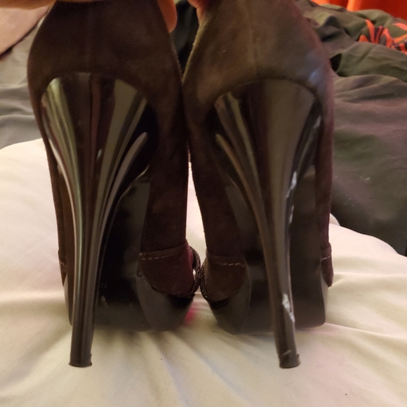 High heels - Picture 3 of 3